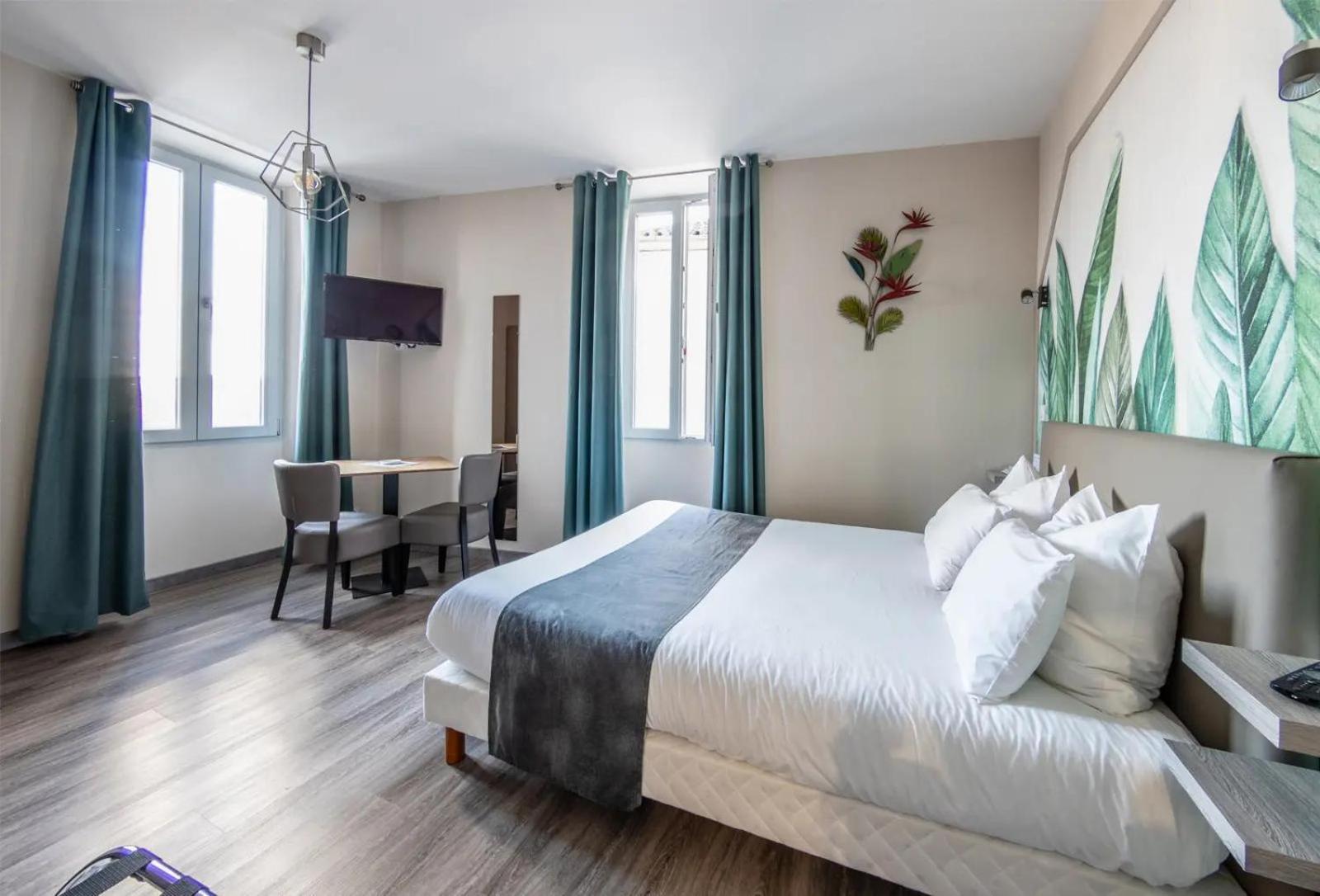 Отель Le Relais De La Poste Гурдон-ан-Керси Экстерьер фото